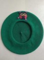 beret zielony sowa.jpg